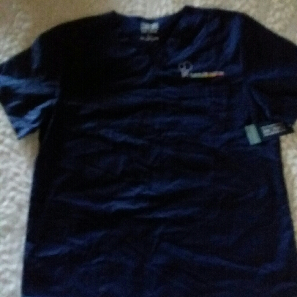 Nwt pediatric scrub top L